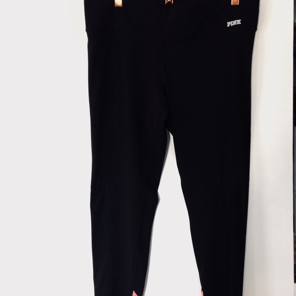 PINK VICTORIA SECRET LEGGINGS